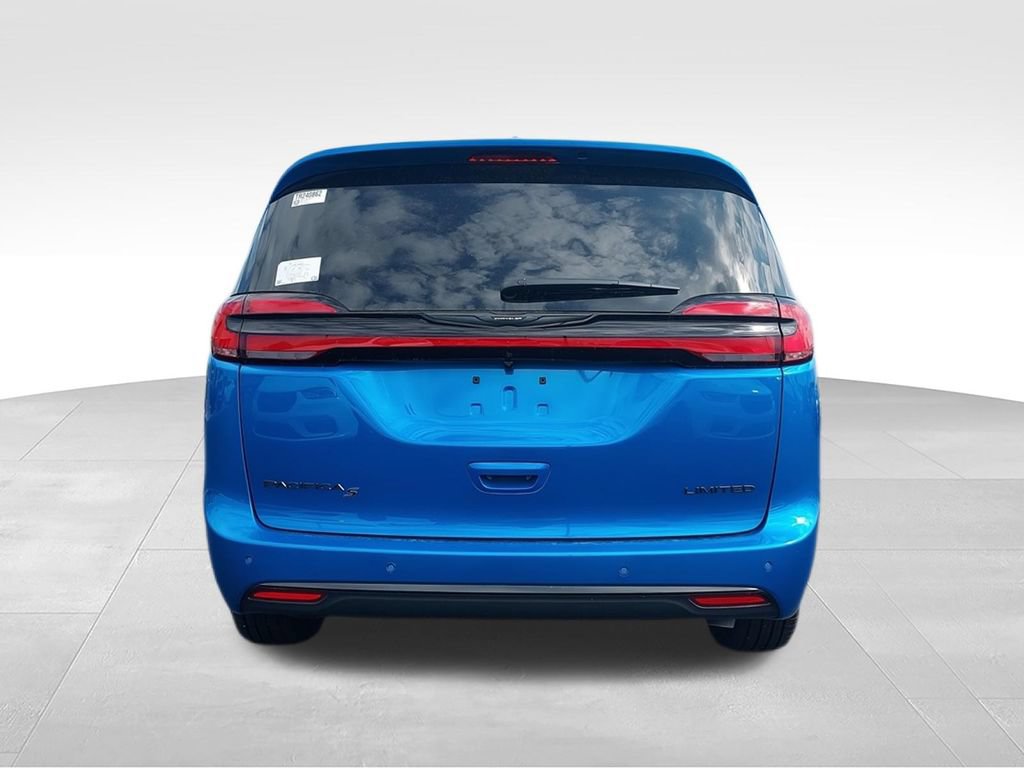 New 2026 Chrysler Pacifica Limited w/ S Appearance Package FWD image 7