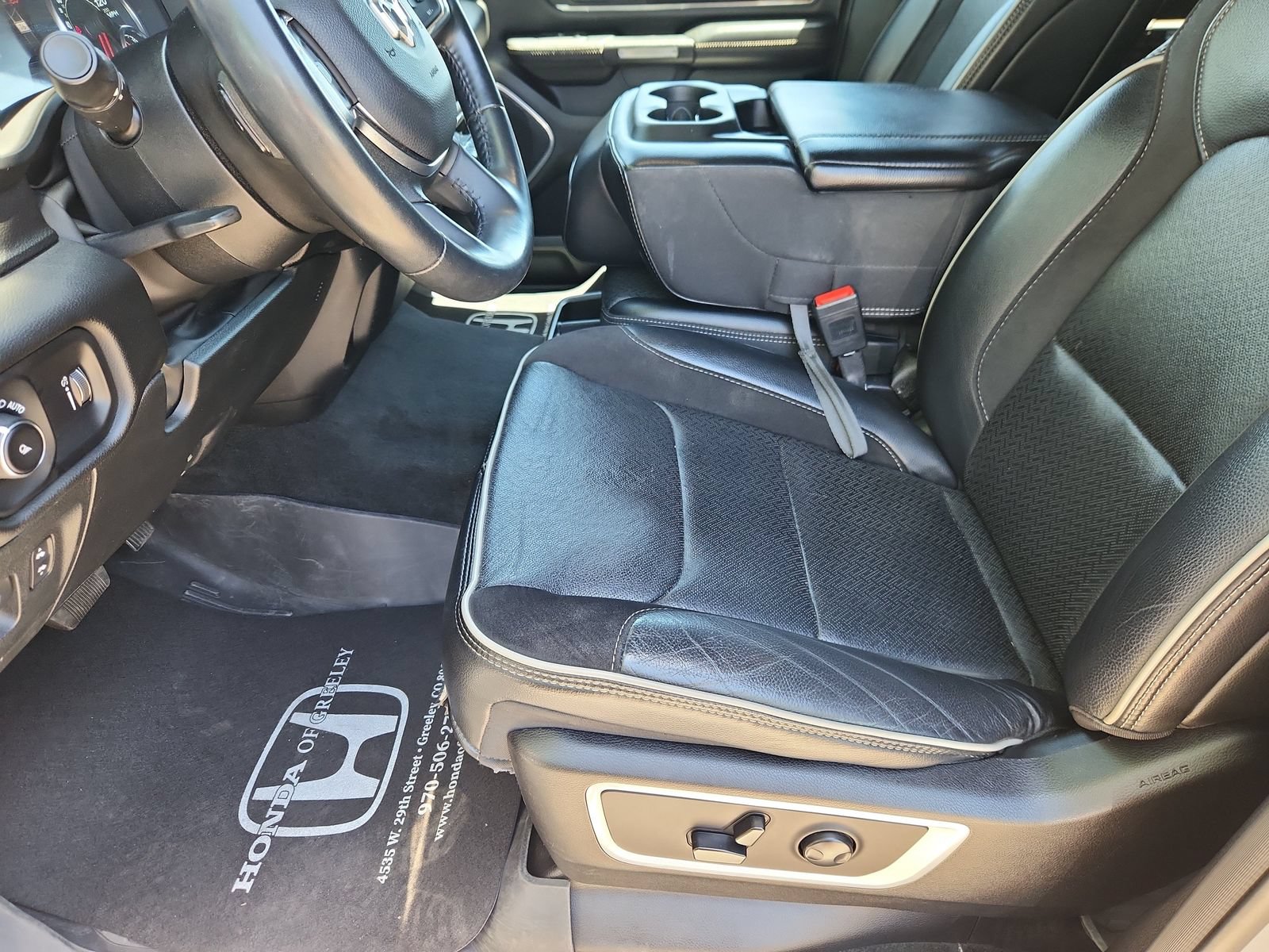 Used 2023 RAM 1500 Laramie AWD/4WD image 10