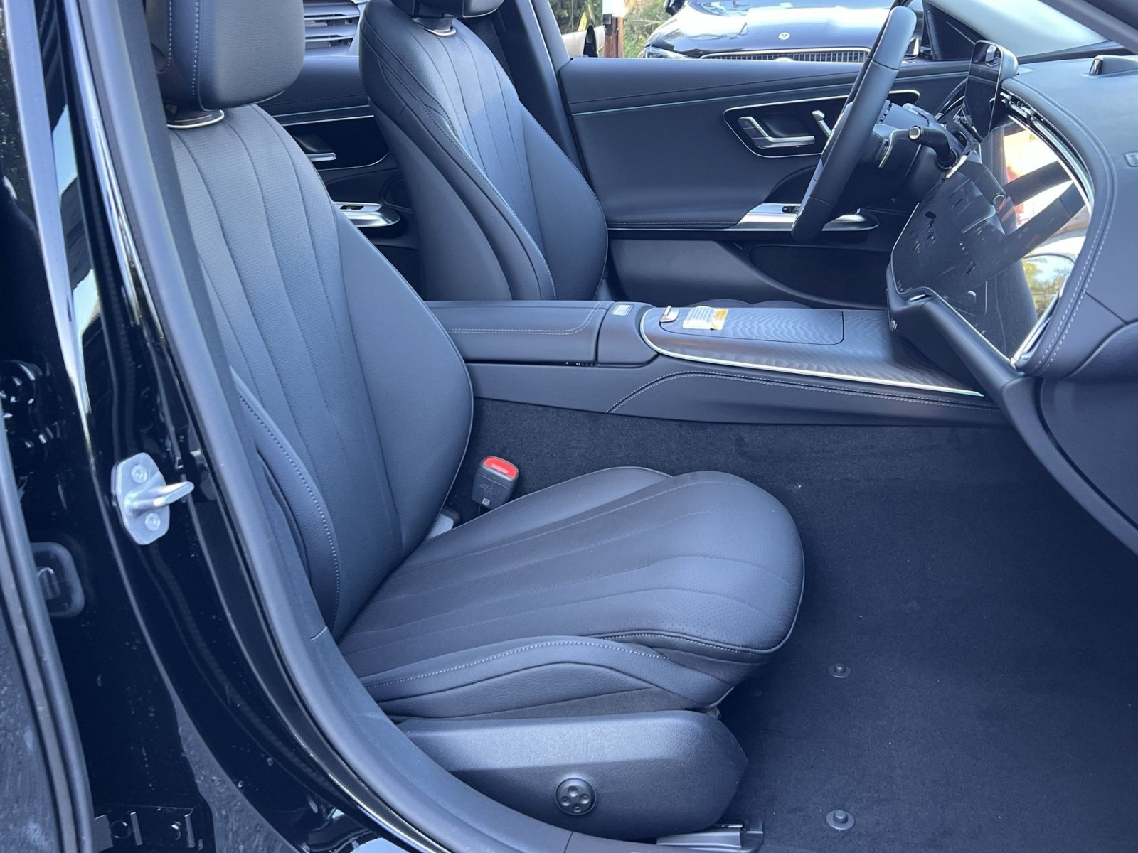 New 2027 Mercedes-Benz E 450 4MATIC Sedan image 33