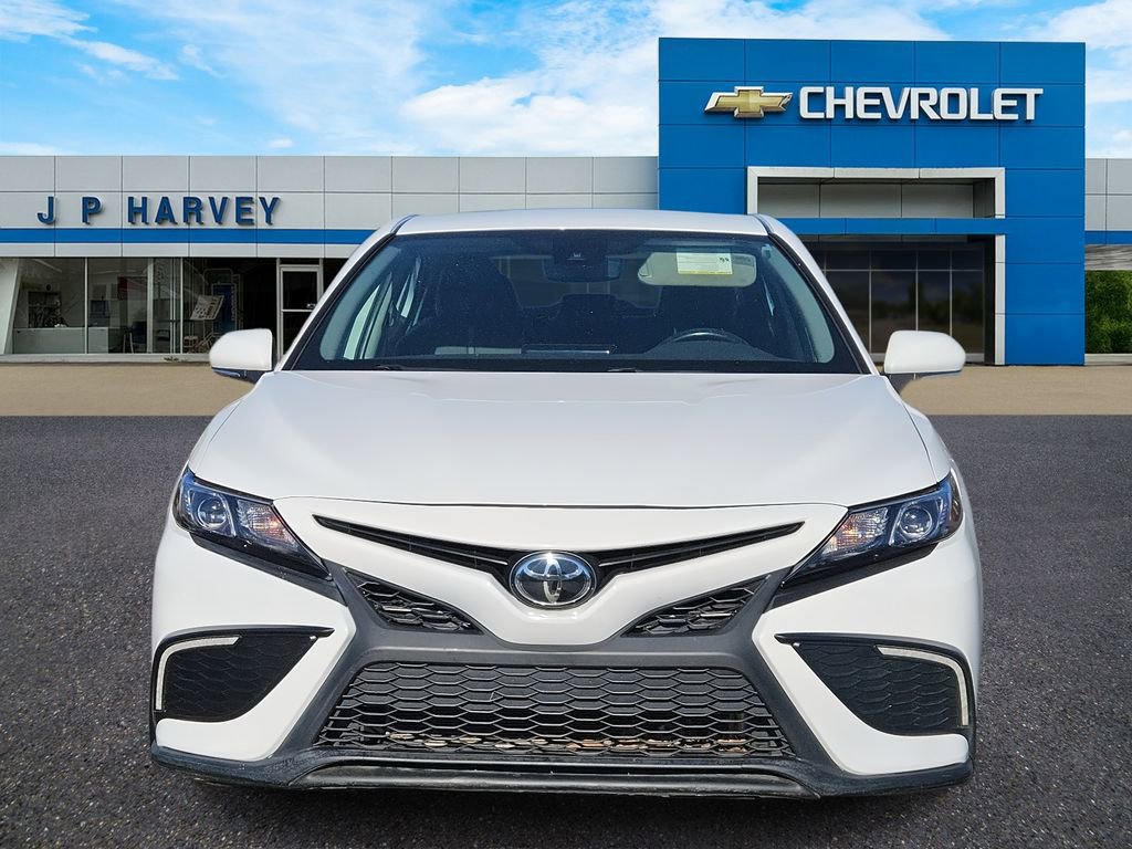 Used 2024 Toyota Camry SE FWD image 2