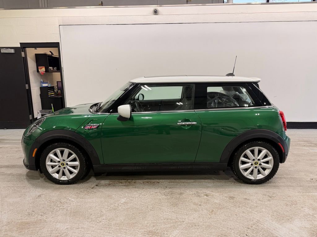 Certified 2022 MINI Cooper SE image 2