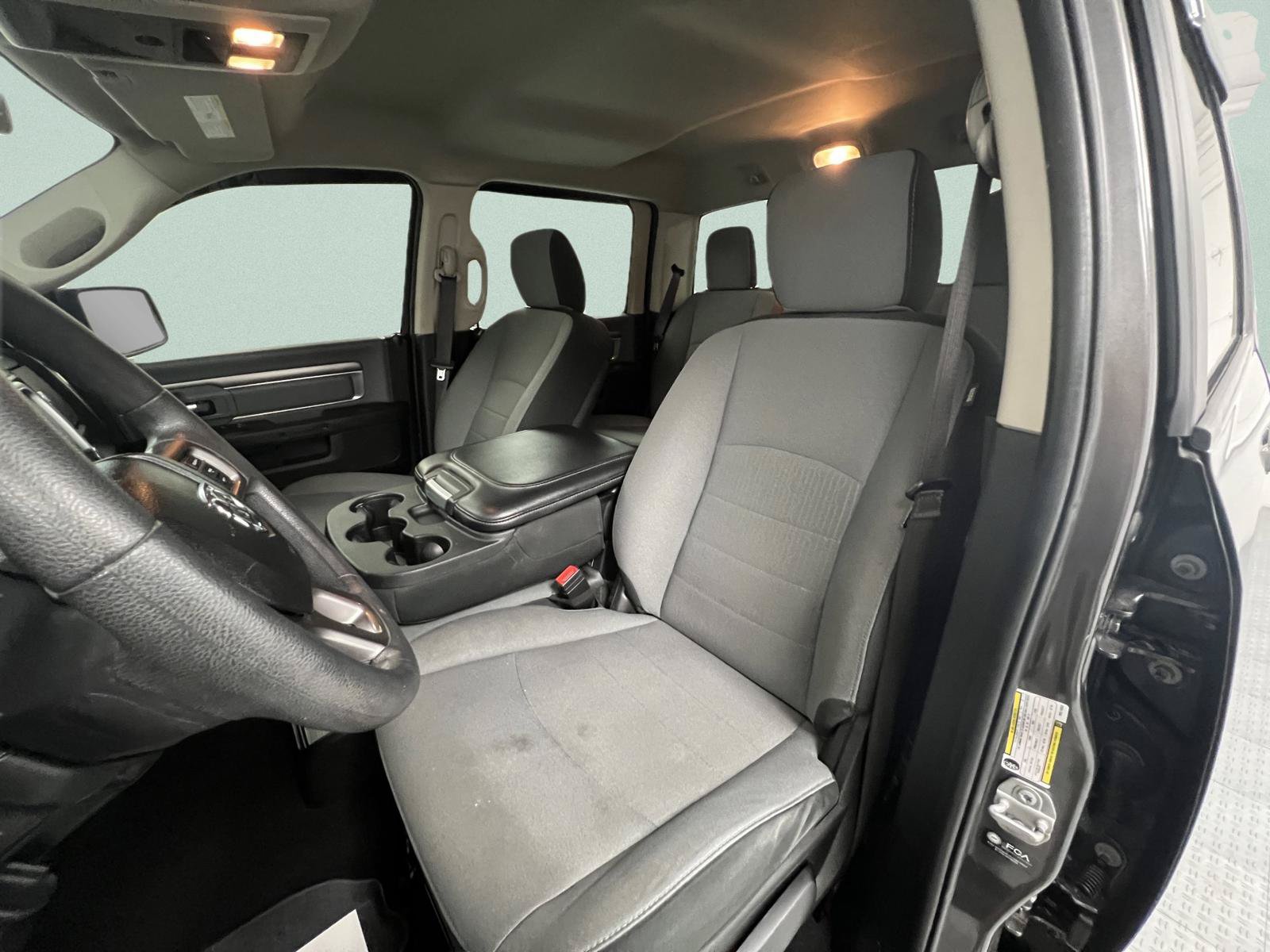 Used 2021 RAM 1500 Classic SLT RWD image 16