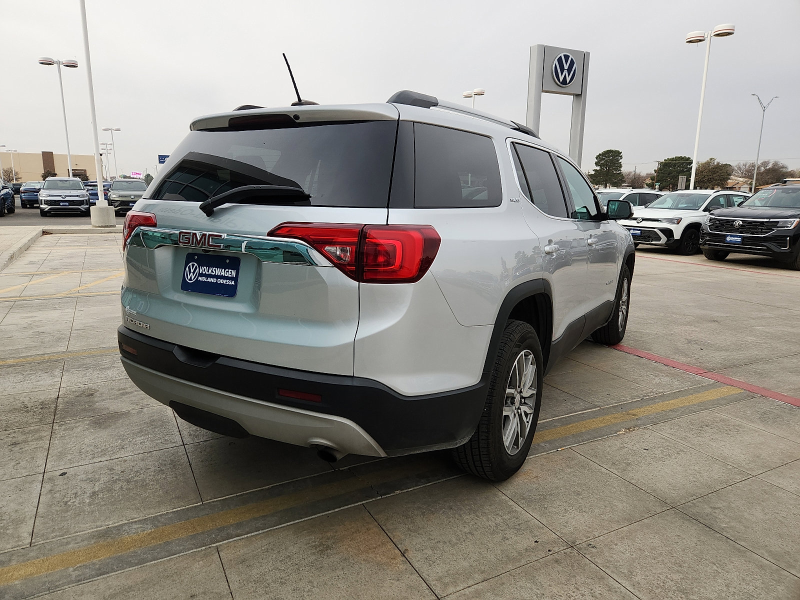 Used 2018 GMC Acadia SLE image 7