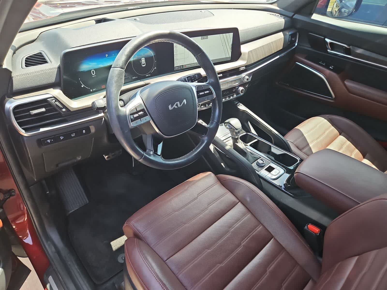 Used 2024 Kia Telluride SX Prestige AWD/4WD image 2
