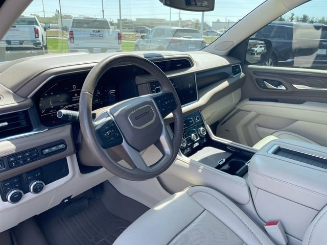 Used 2022 GMC Yukon XL Denali image 13