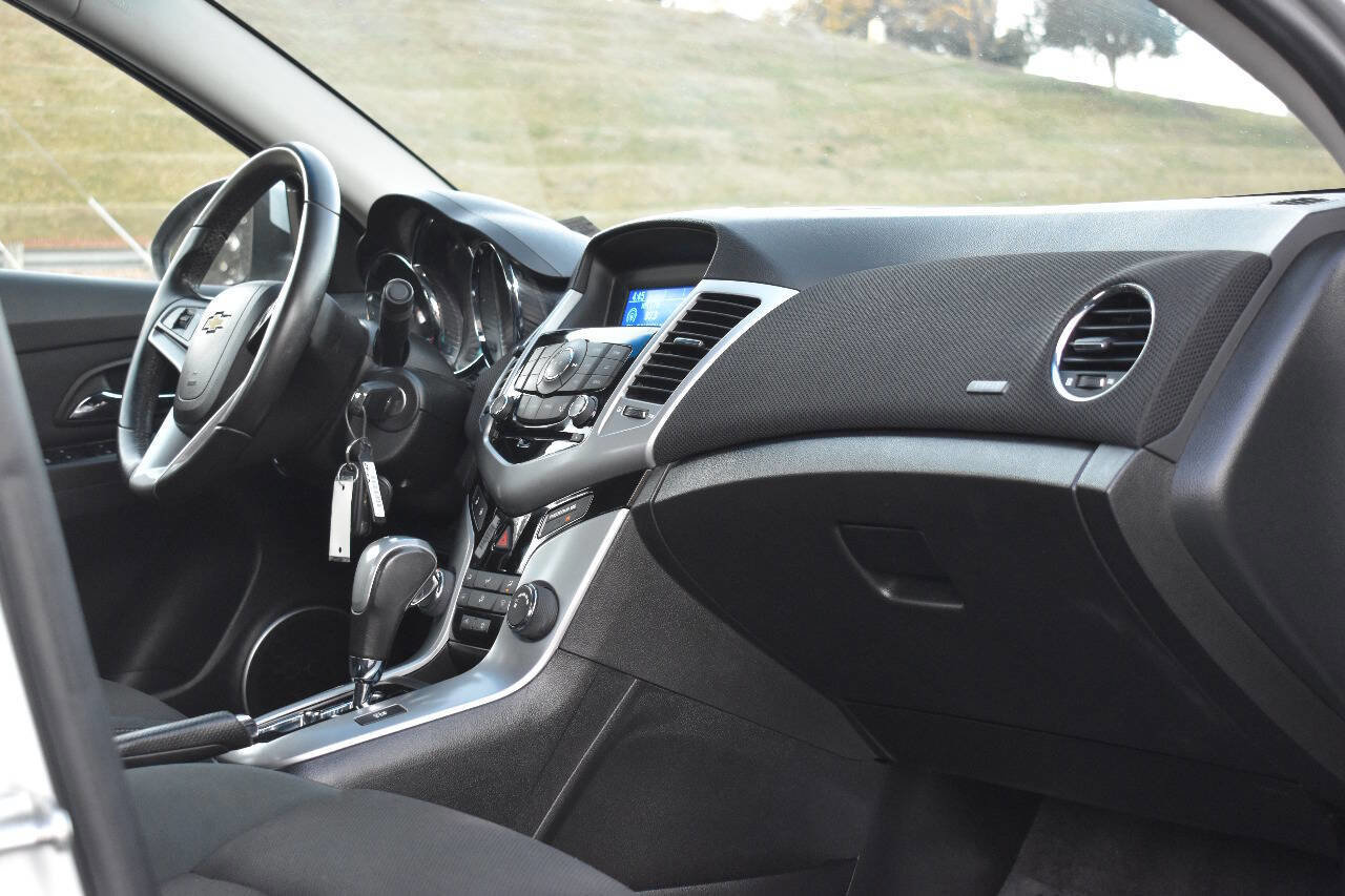 Used 2012 Chevrolet Cruze LT w/ RS Package image 16