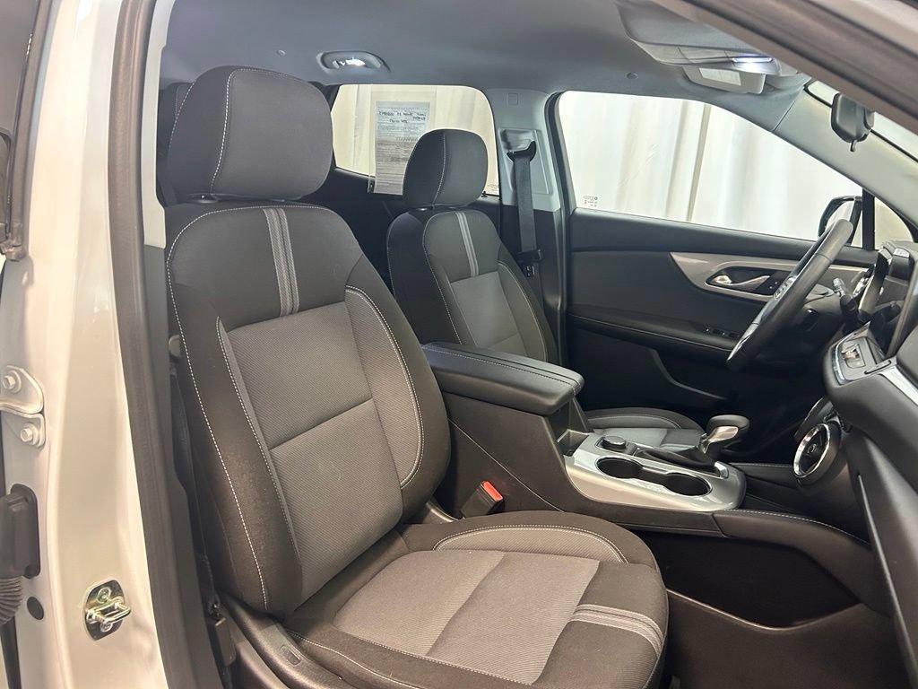 Used 2025 Chevrolet Blazer LT FWD image 22