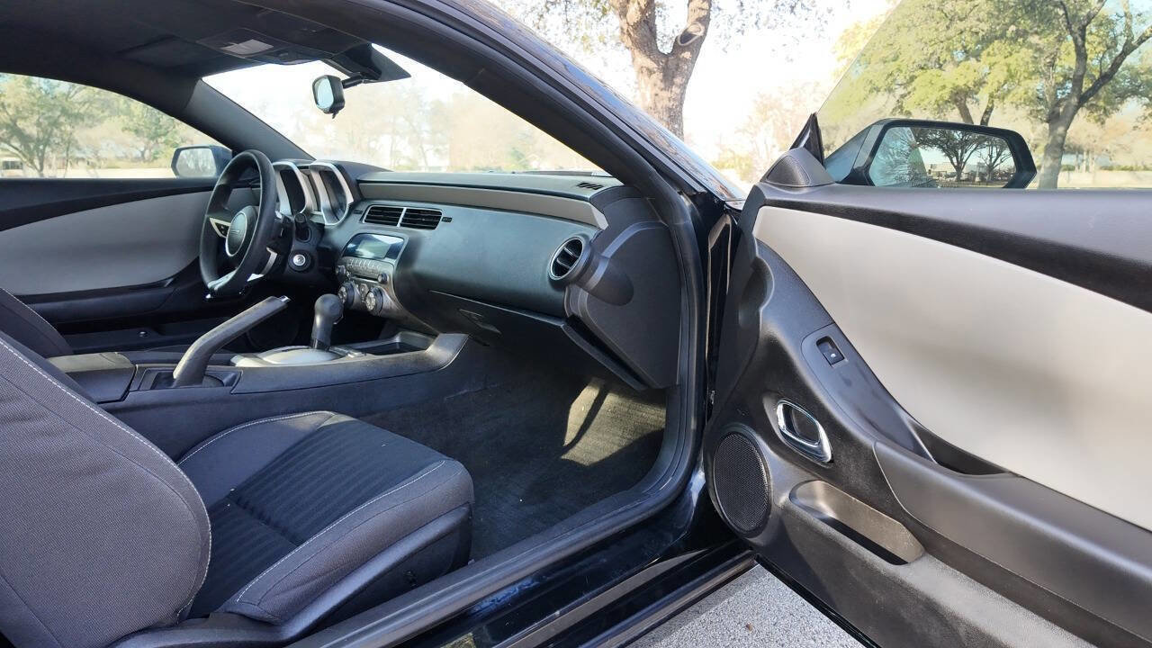 Used 2011 Chevrolet Camaro LS w/ Bluetooth Package image 15