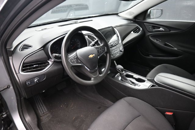 Used 2025 Chevrolet Malibu LT FWD image 16