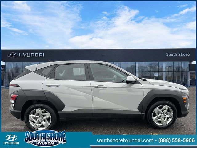 Certified 2025 Hyundai Kona SE image 5