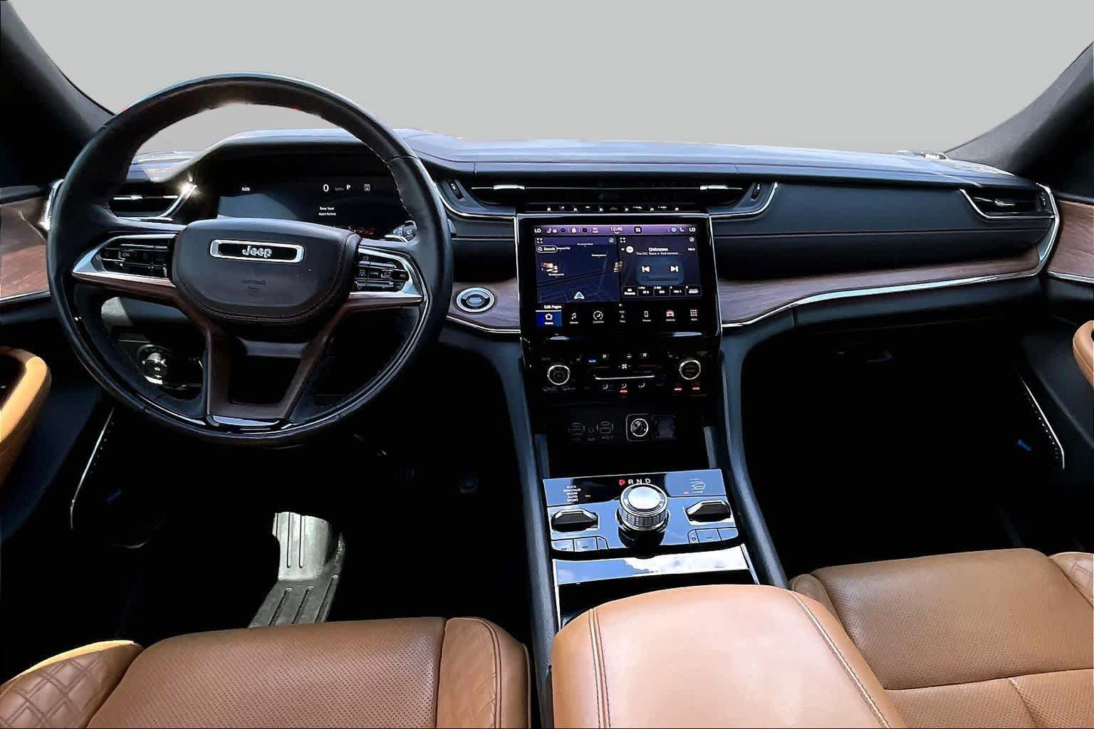 Used 2023 Jeep Grand Cherokee L Summit w/ High Altitude Package AWD/4WD image 12