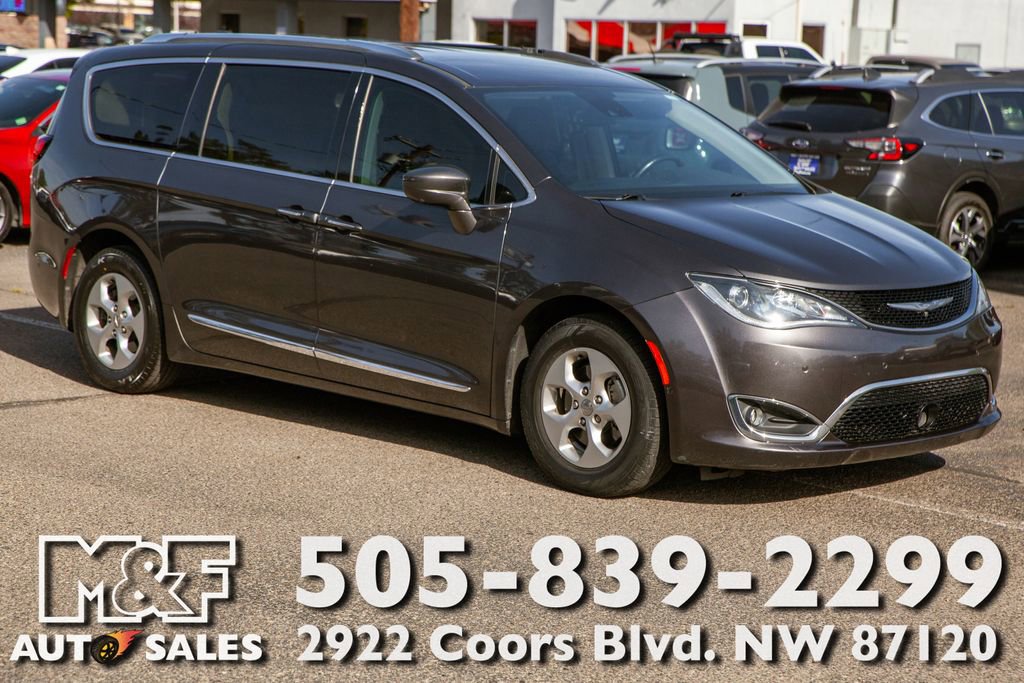 Used 2017 Chrysler Pacifica Touring-L Plus w/ Advanced Safetytec Group image 1