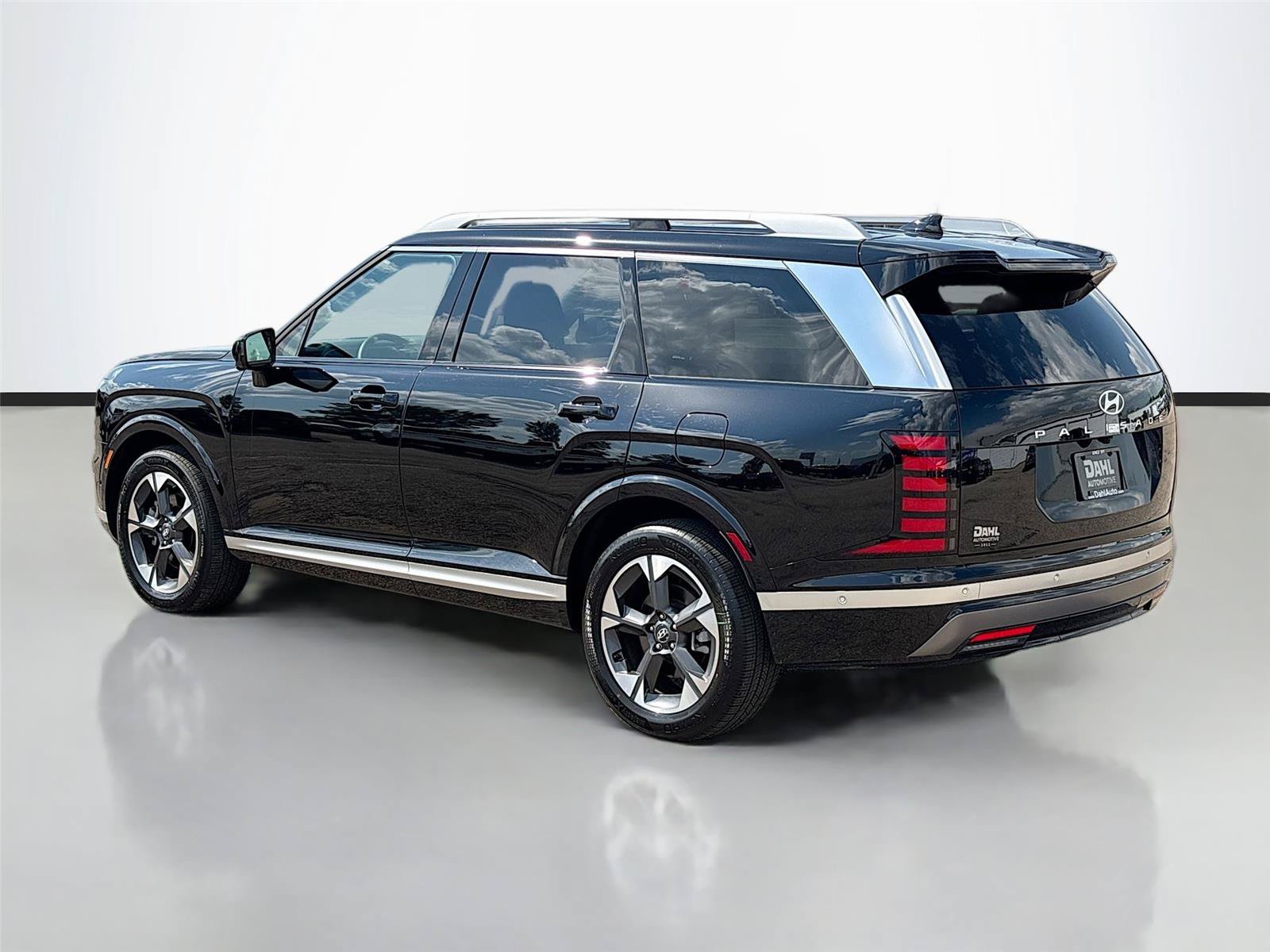 Certified 2026 Hyundai Palisade Limited AWD/4WD image 10
