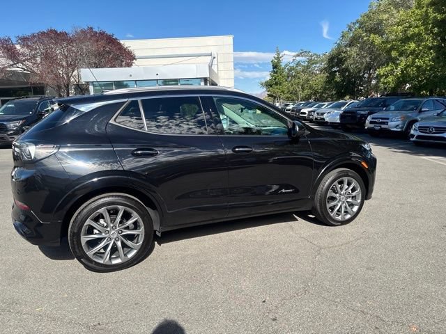 Used 2025 Buick Encore GX Avenir w/ Avenir Technology Package AWD/4WD image 9