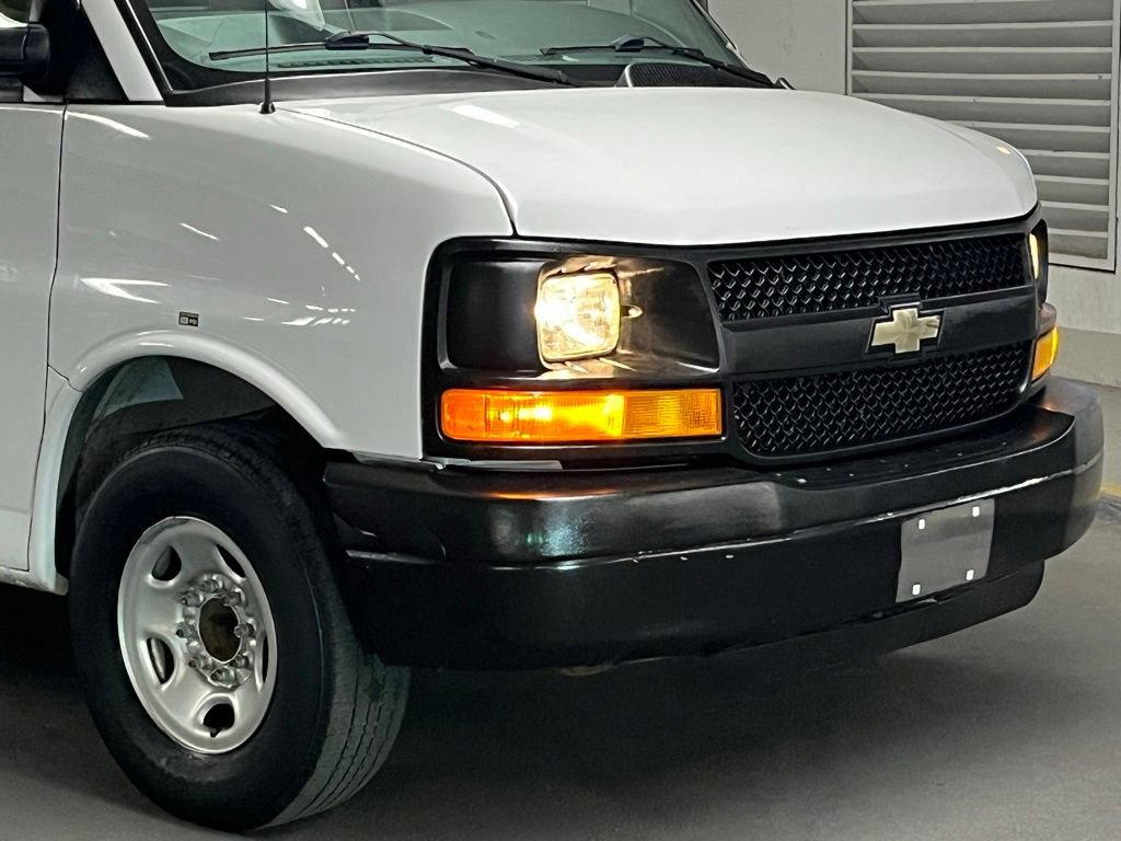 Used 2014 Chevrolet Express 2500 w/ Cold Climate Package RWD image 28