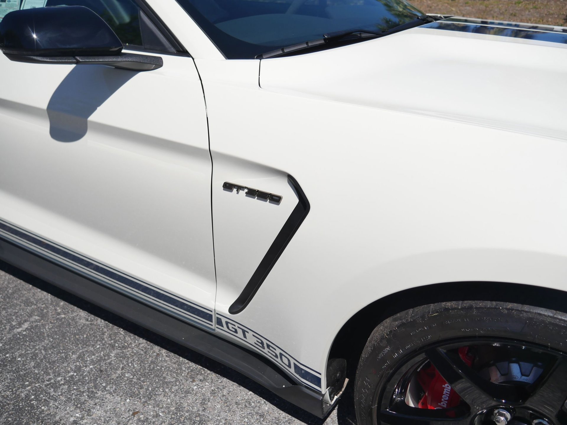 Used 2020 Ford Mustang Shelby GT350R w/ GT350R Equipment Group 920A RWD image 69