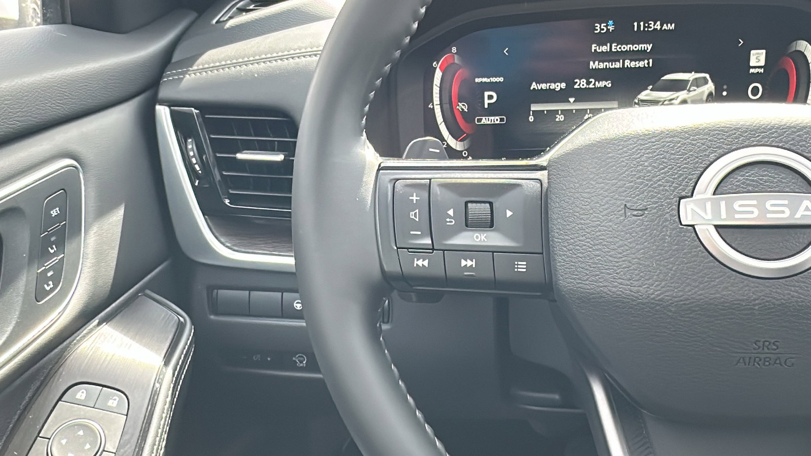 Certified 2025 Nissan Rogue Platinum image 15