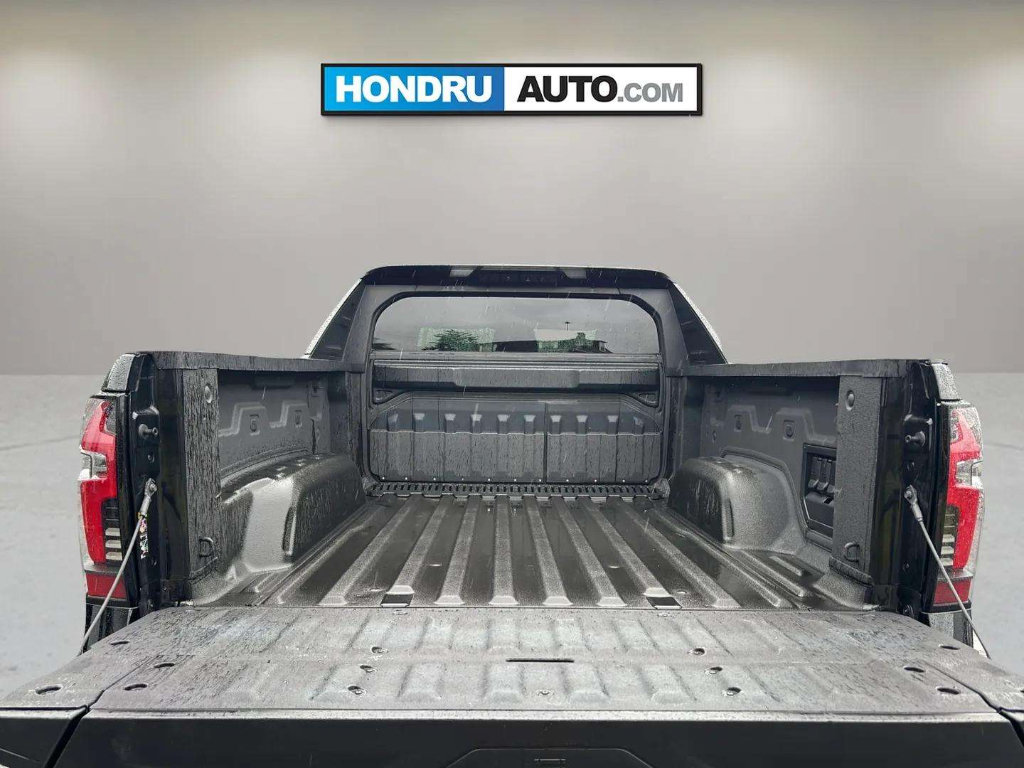 Used 2025 Chevrolet Silverado EV RST AWD/4WD image 9