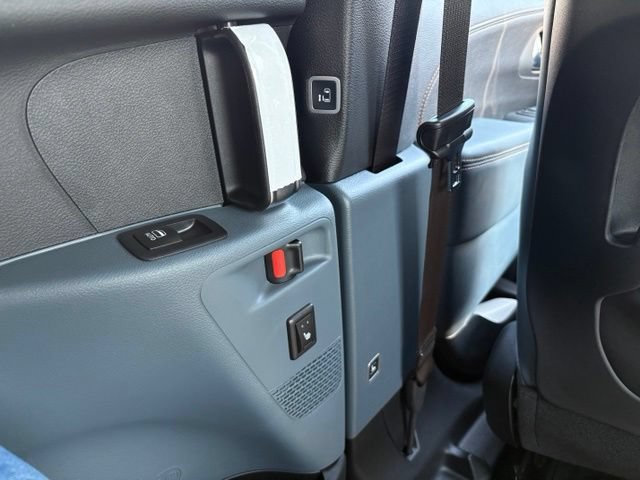 New 2027 Chrysler Pacifica Pinnacle w/ Theater Group FWD image 10