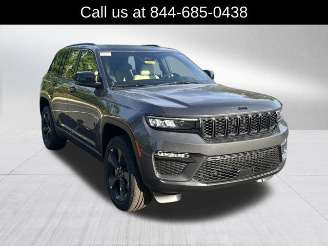New 2025 Jeep Grand Cherokee Limited w/ Black Appearance Package image 3