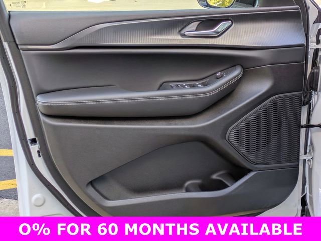 New 2025 Jeep Grand Cherokee Altitude image 12