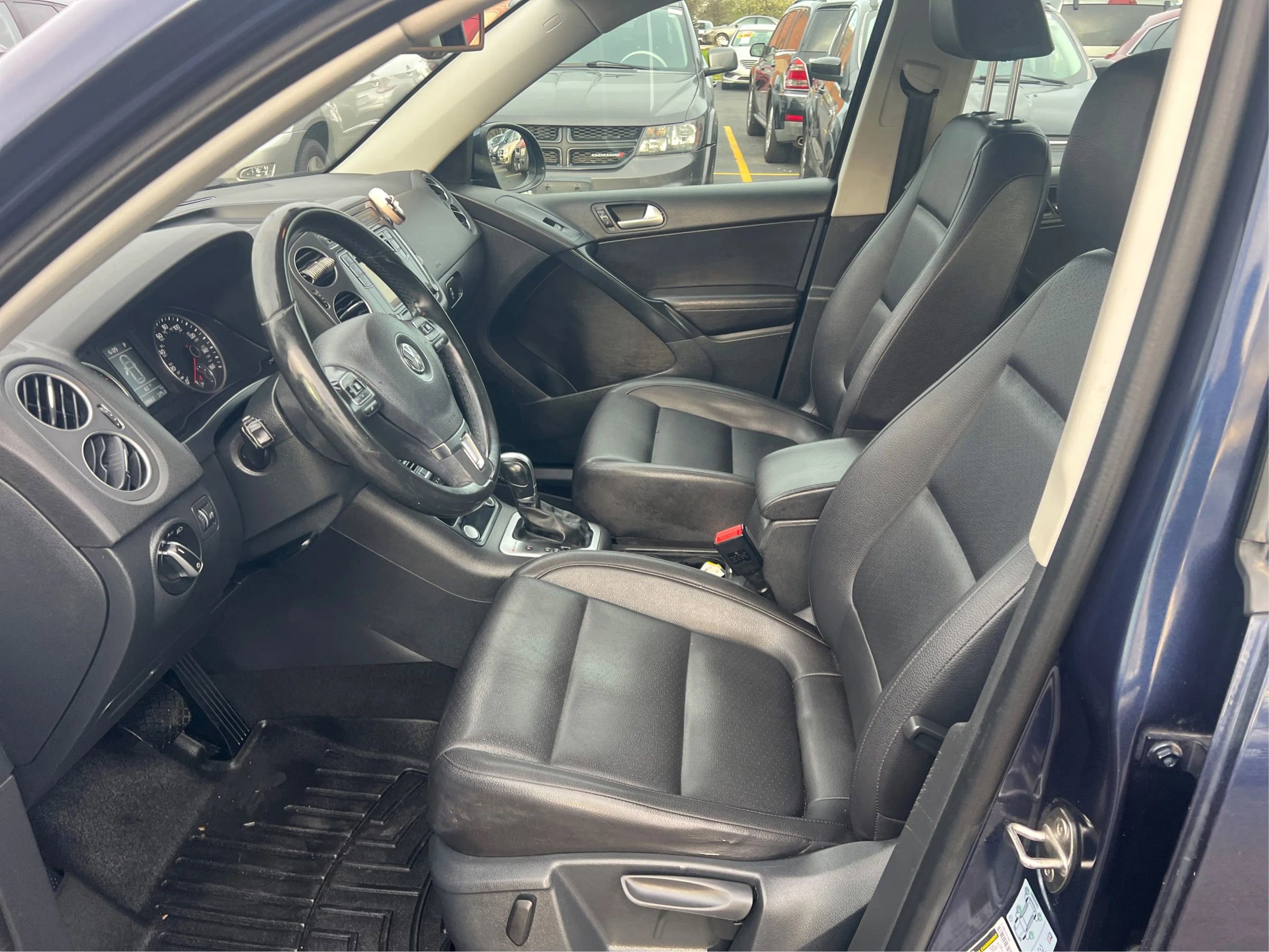 Used 2016 Volkswagen Tiguan S image 10