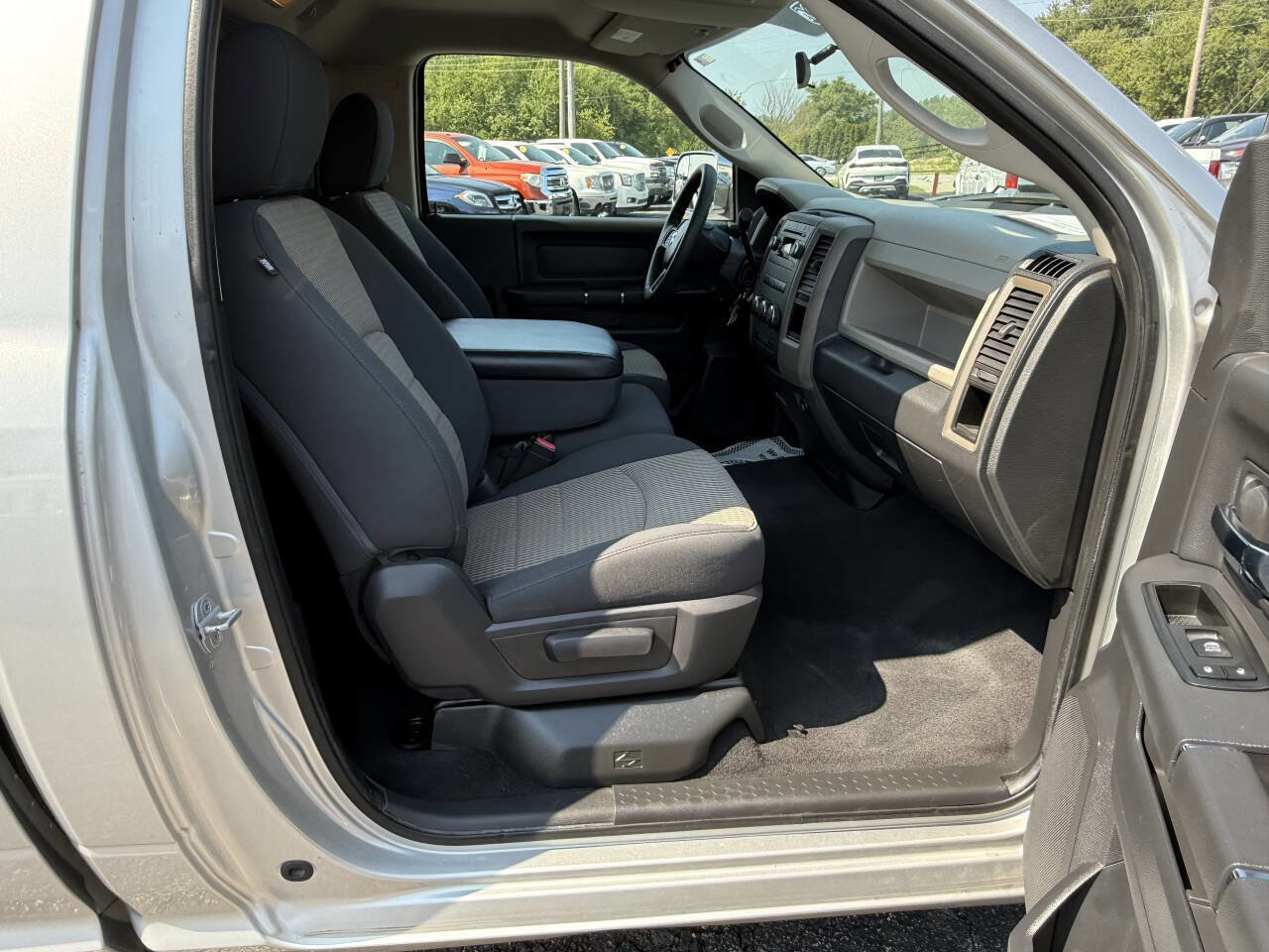 Used 2012 RAM 2500 ST w/ PWR & Remote Entry Group image 18