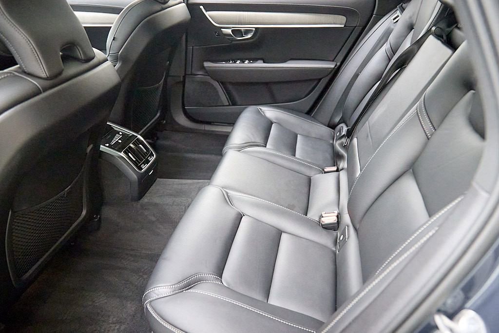 Used 2023 Volvo S90 B6 Ultimate w/ Protection Package Premier image 23