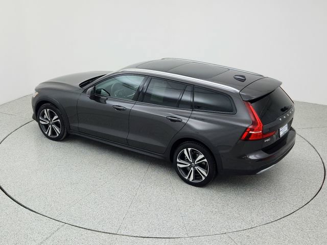Certified 2025 Volvo V60 B5 Cross Country Plus image 16