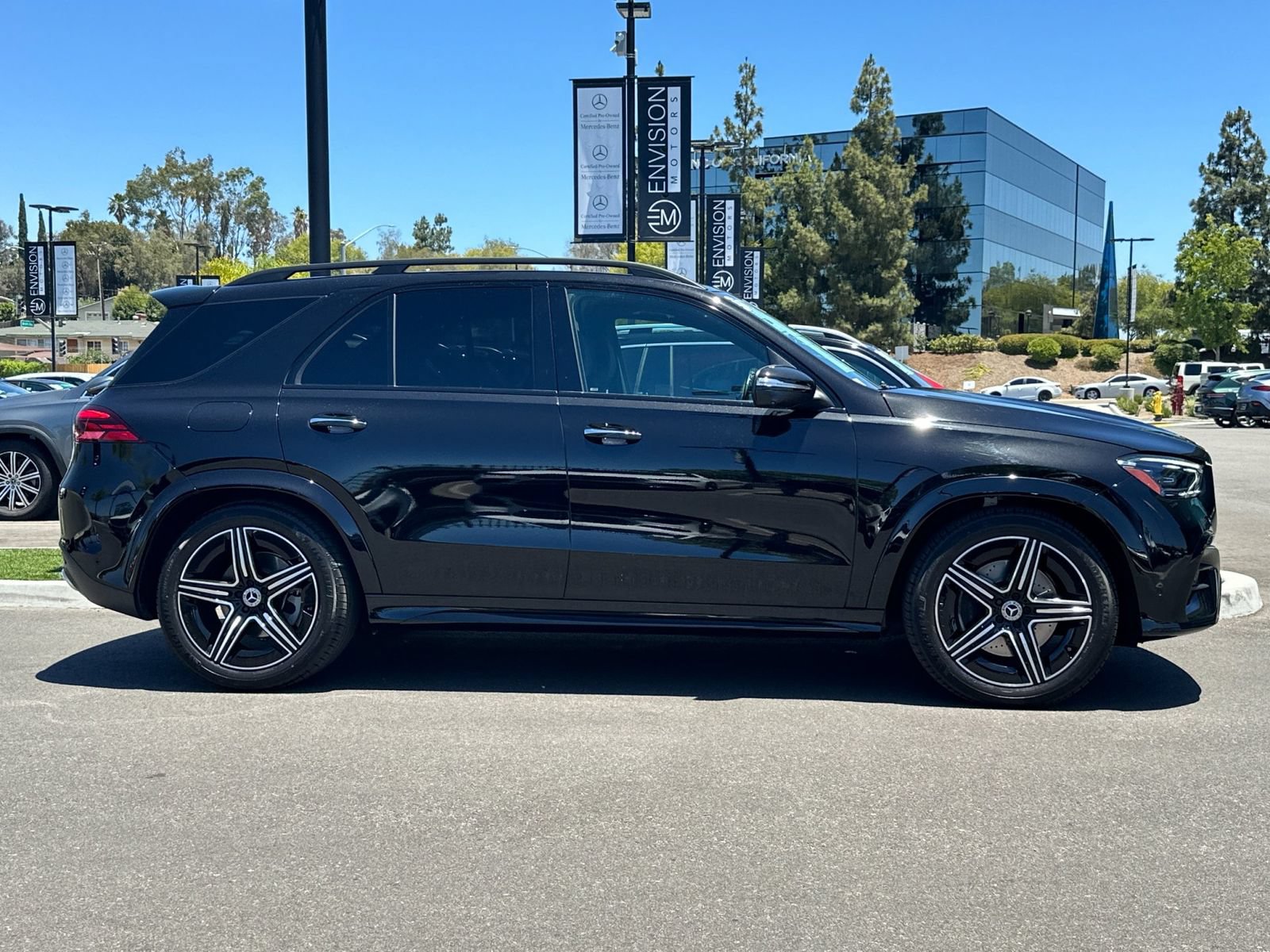 Certified 2025 Mercedes-Benz GLE 580 4MATIC image 2