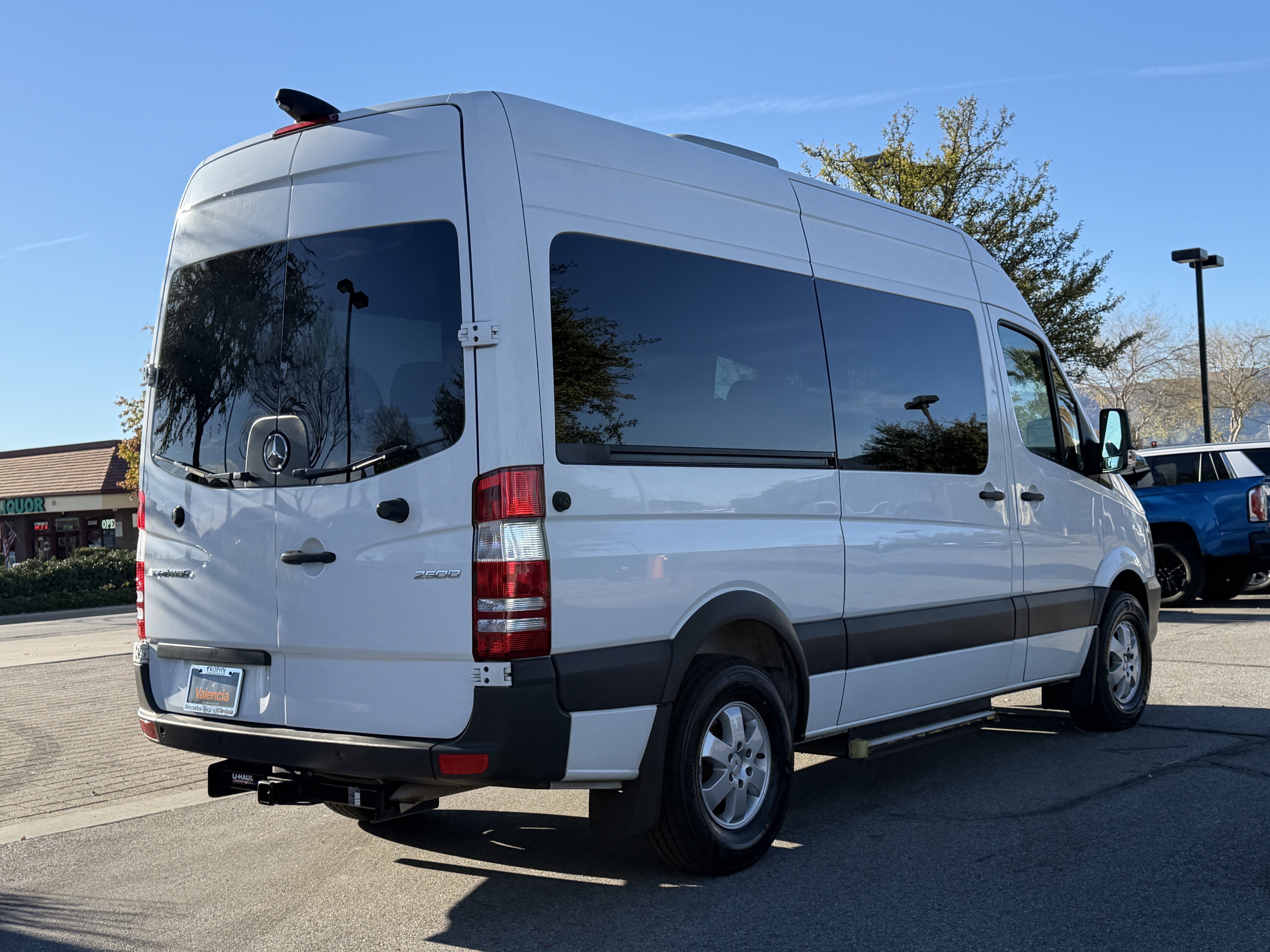 Used 2017 Mercedes-Benz Sprinter 2500 image 7