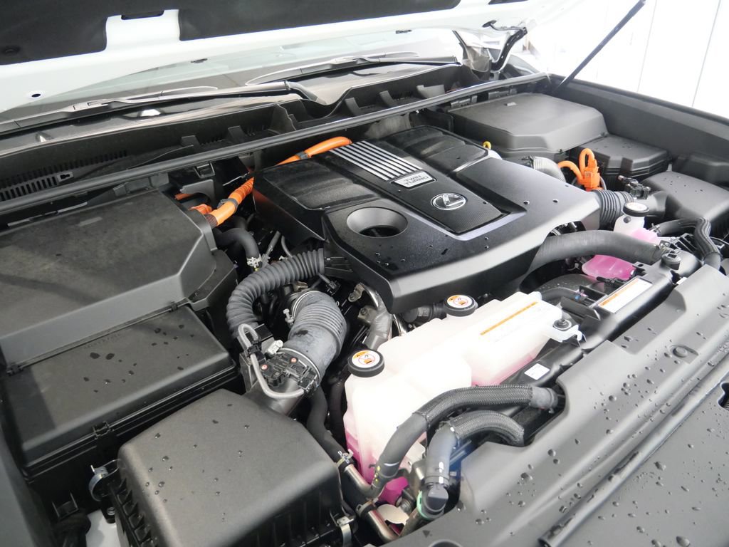 Used 2025 Lexus LX 700h Overtrail image 10