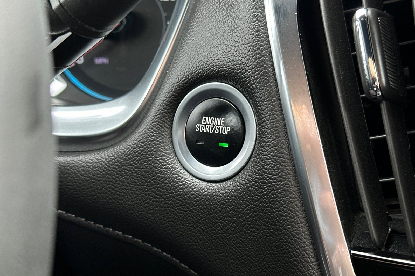 Used 2023 Chevrolet Traverse LT image 22