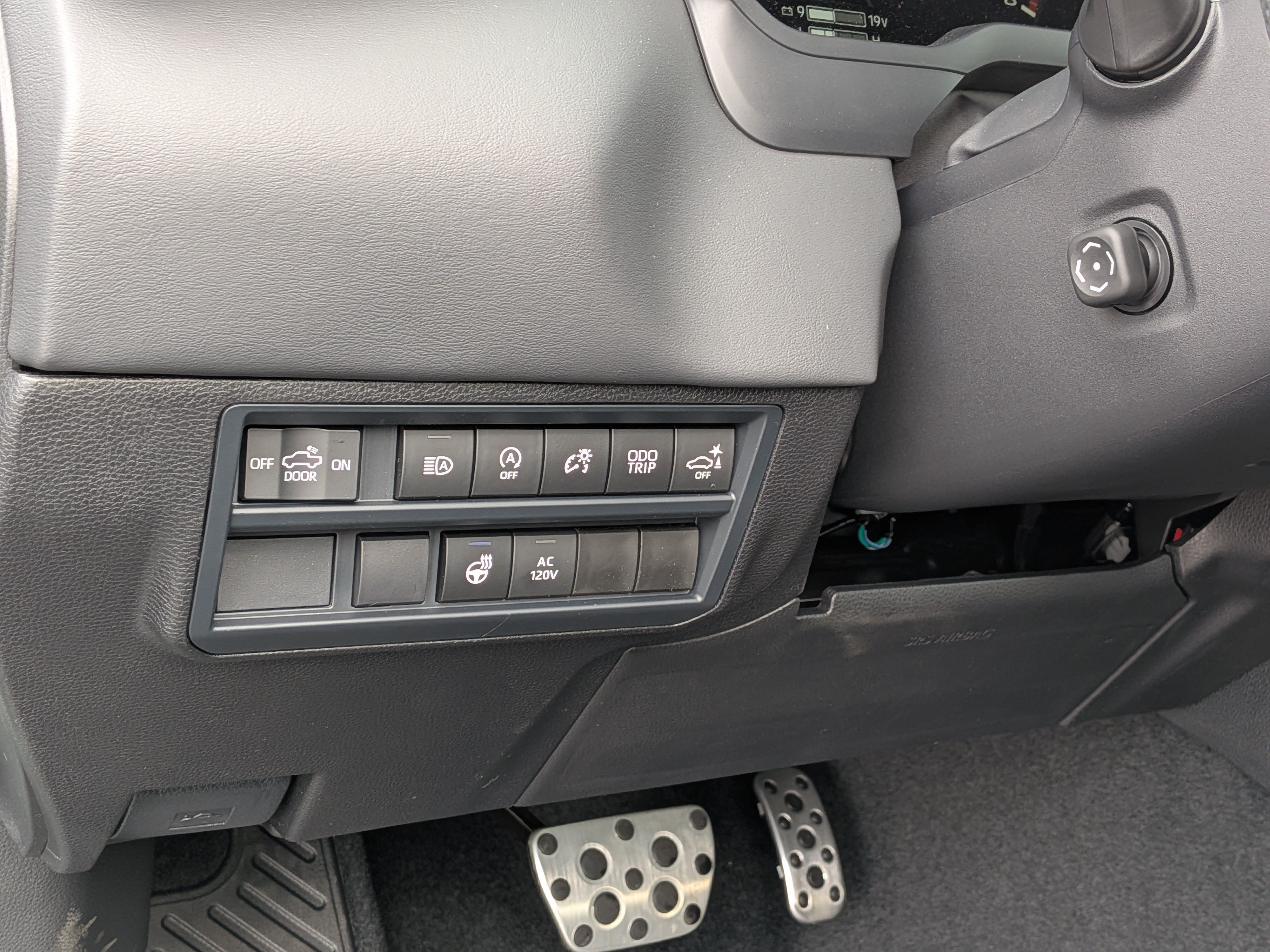 New 2026 Toyota Tundra Platinum w/ TRD Off-Road Package AWD/4WD image 13