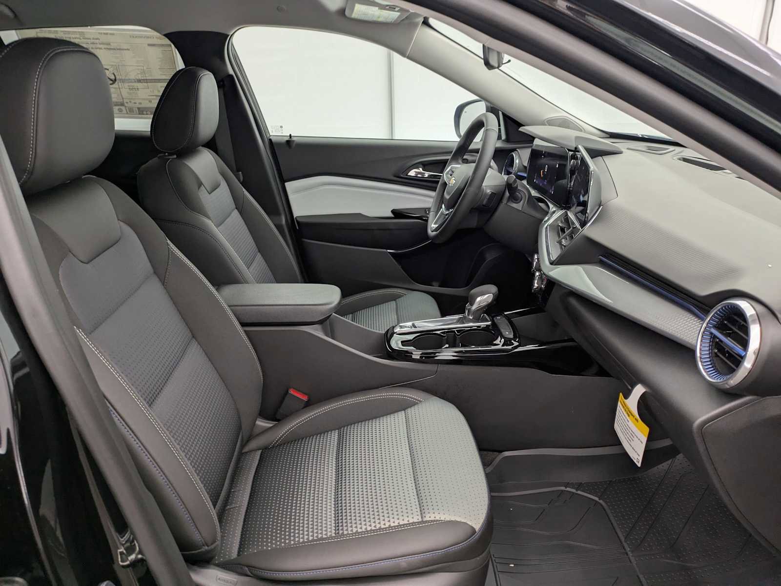 New 2026 Chevrolet Trax LT w/ Driver Confidence Package FWD image 22