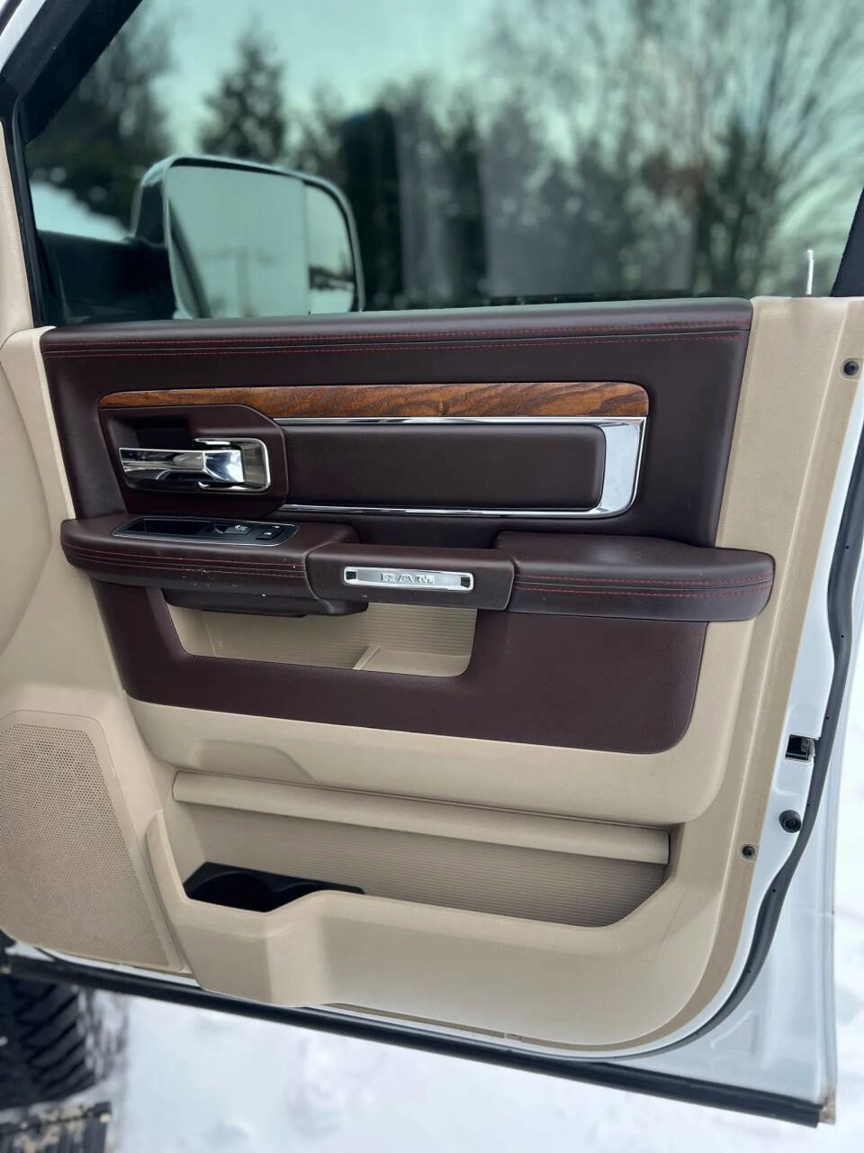 Used 2018 RAM 2500 Longhorn w/ Longhorn Southfork Package image 21