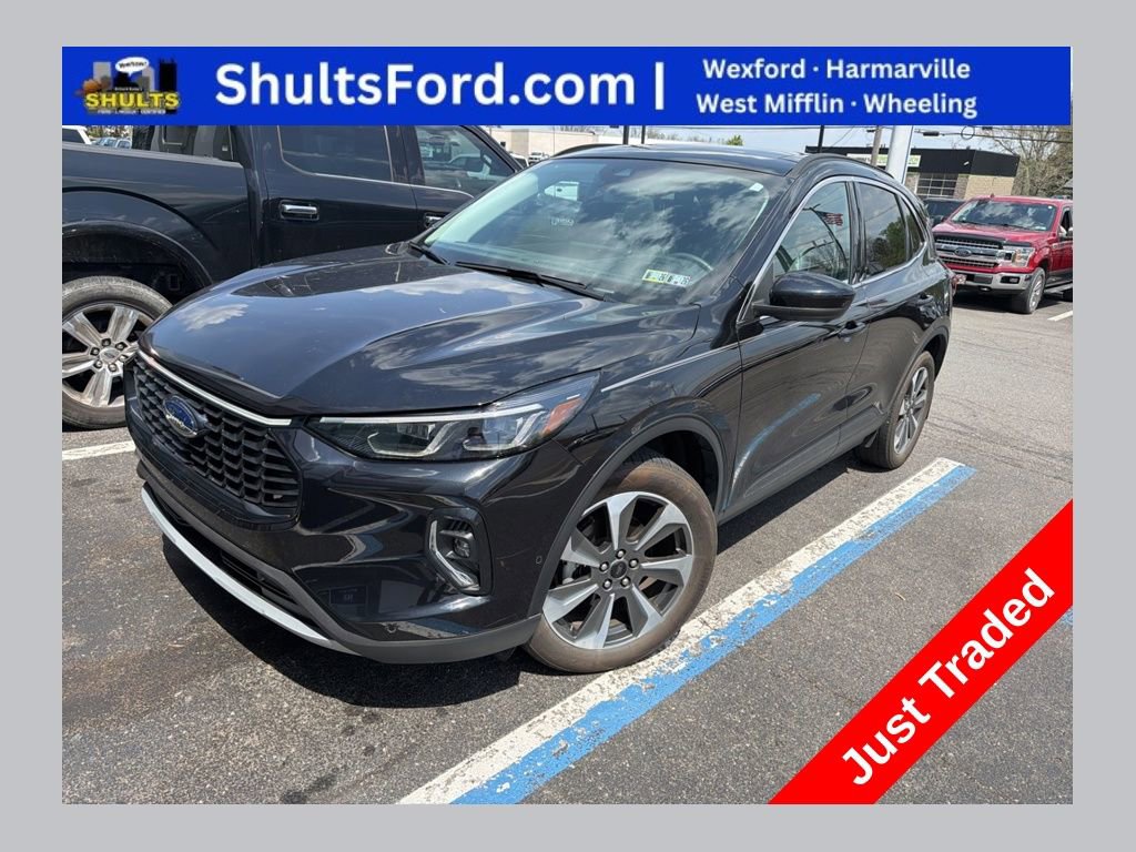 Used 2023 Ford Escape Platinum w/ Premium Technology Package AWD/4WD image 1