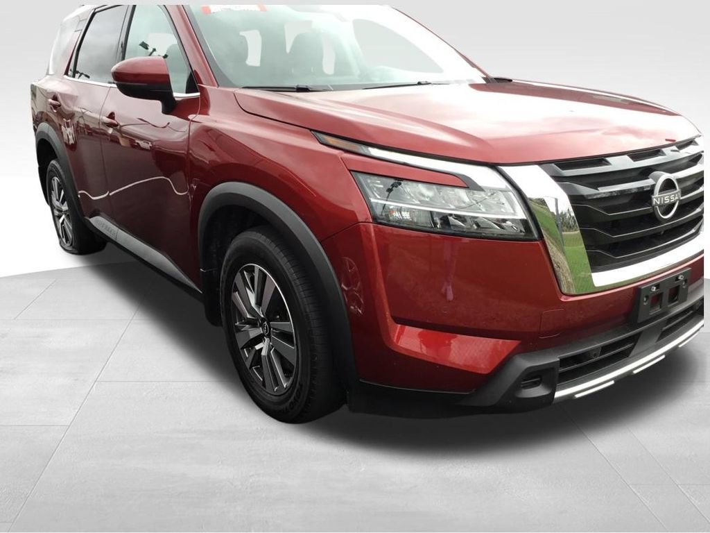 Used 2023 Nissan Pathfinder SL AWD/4WD image 4