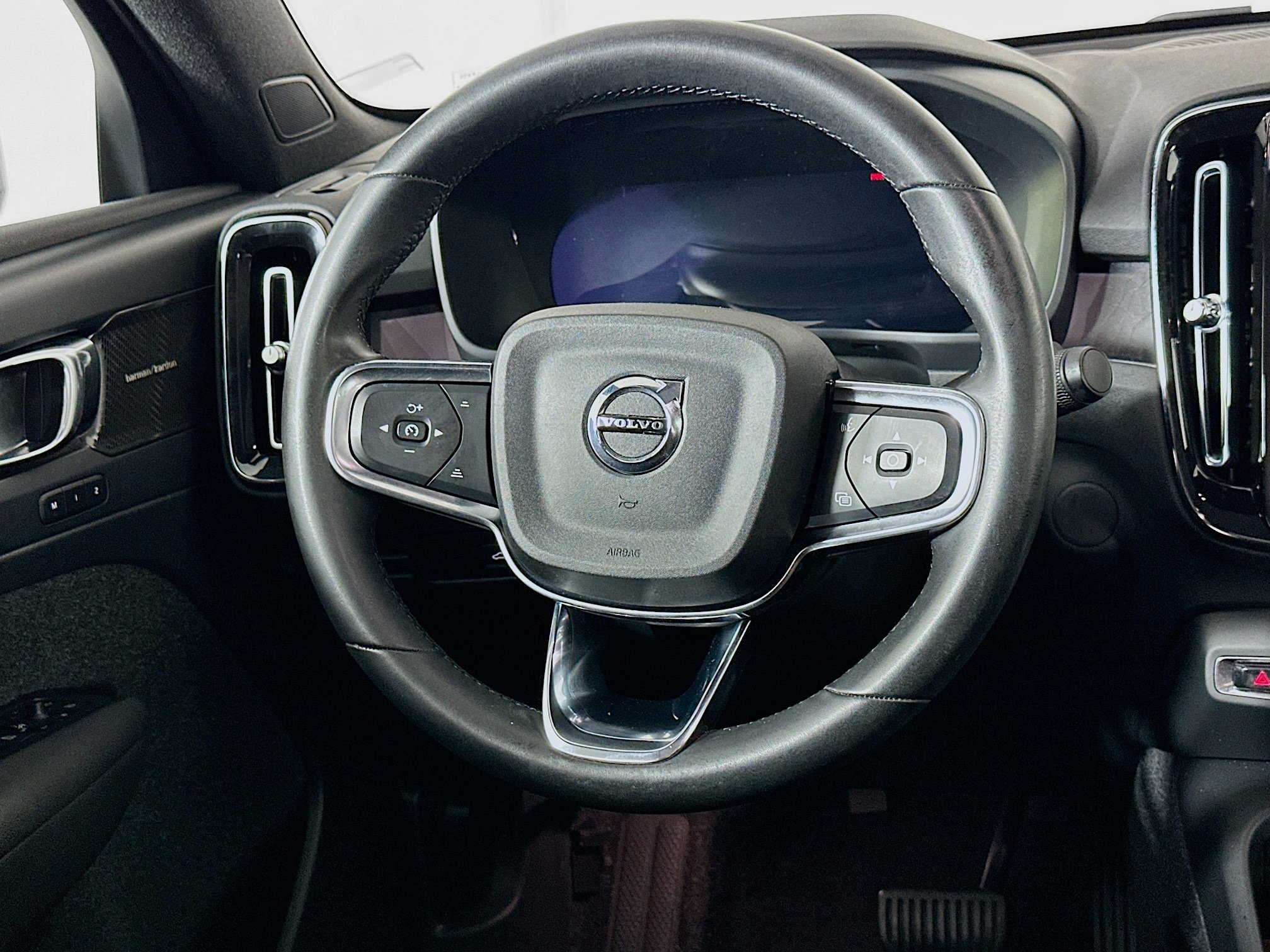 Used 2023 Volvo C40 P8 Recharge Ultimate AWD/4WD image 18