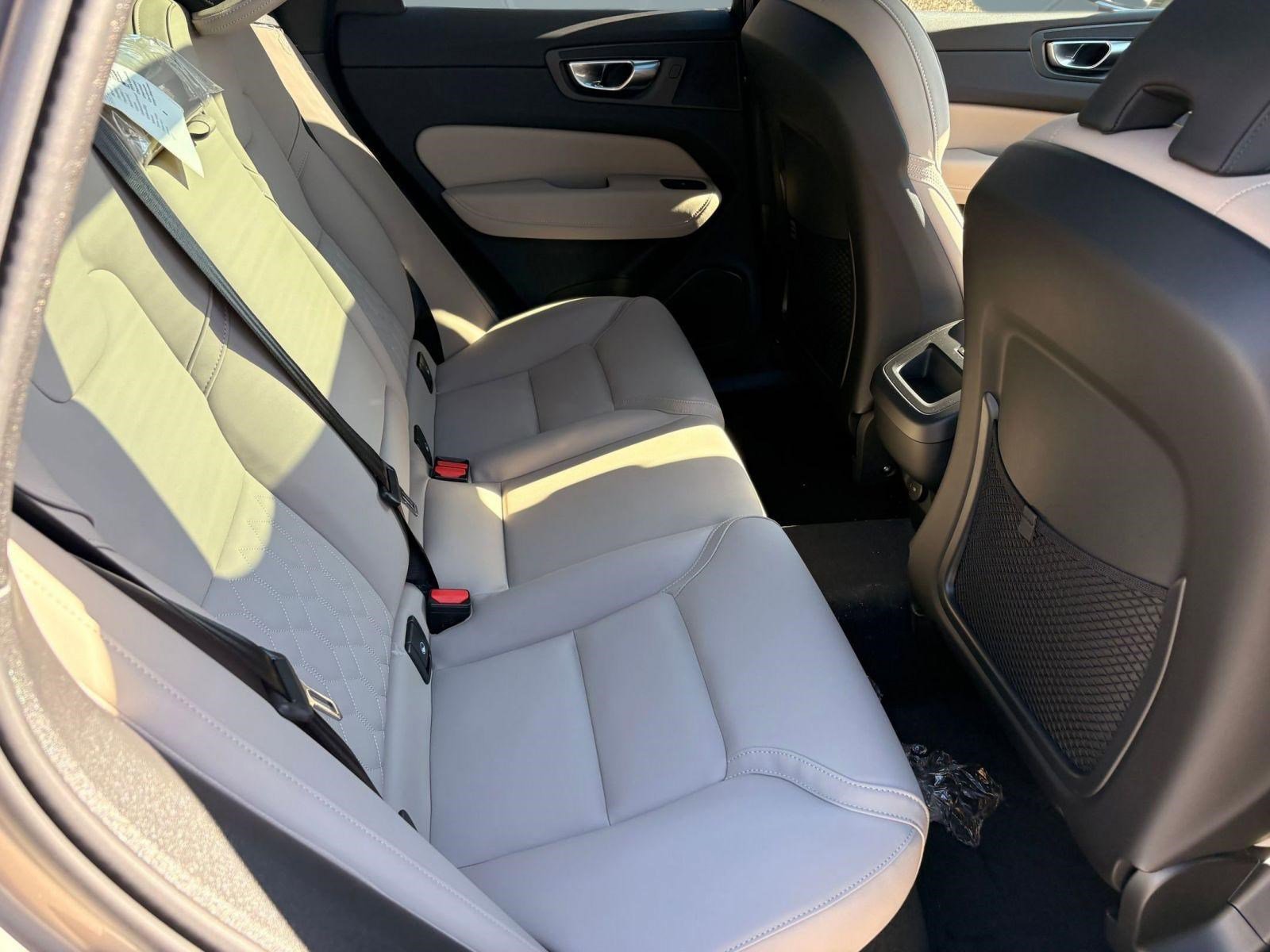 New 2026 Volvo XC60 B5 Plus w/ Climate Package image 25