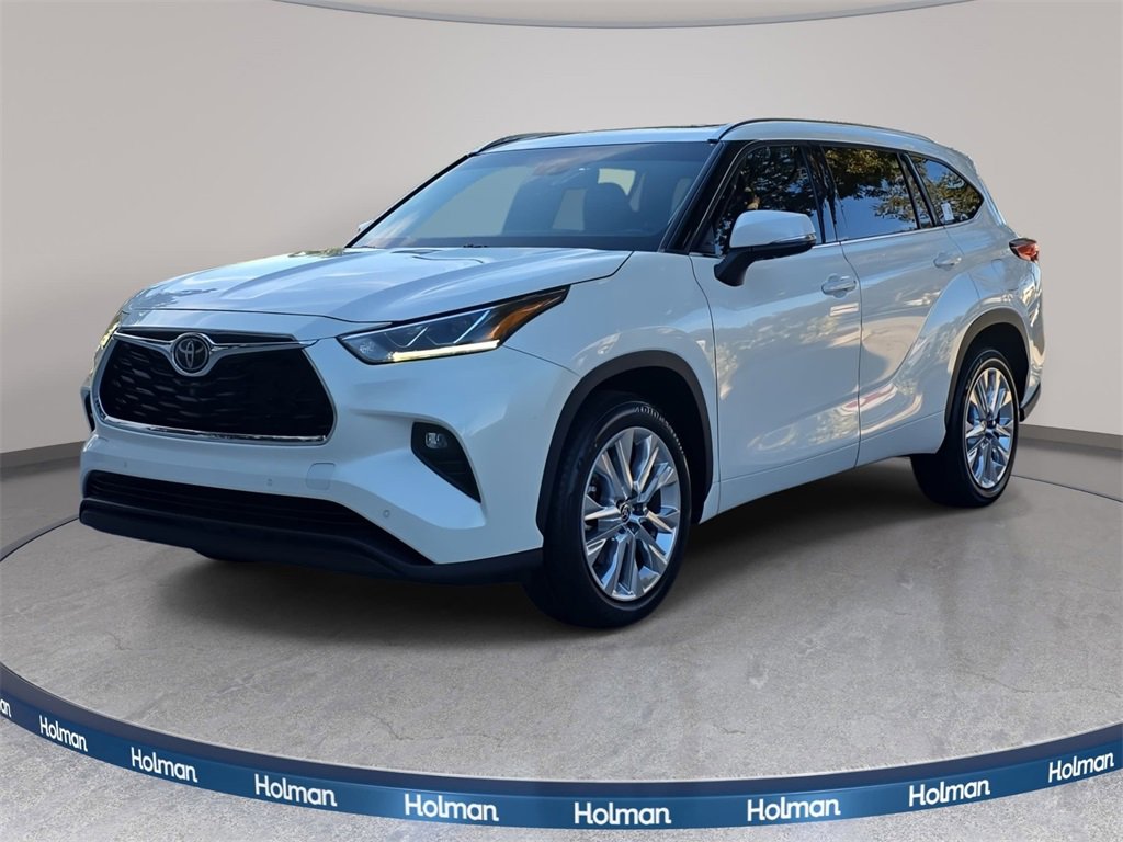 Used 2021 Toyota Highlander Limited image 1