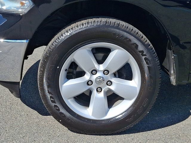 Used 2024 RAM 1500 Classic SLT AWD/4WD image 8