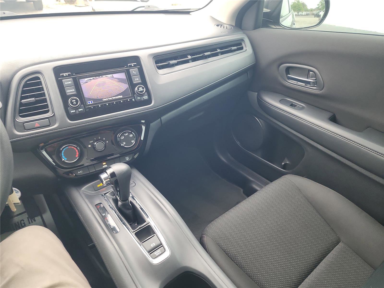 Used 2017 Honda HR-V LX image 37