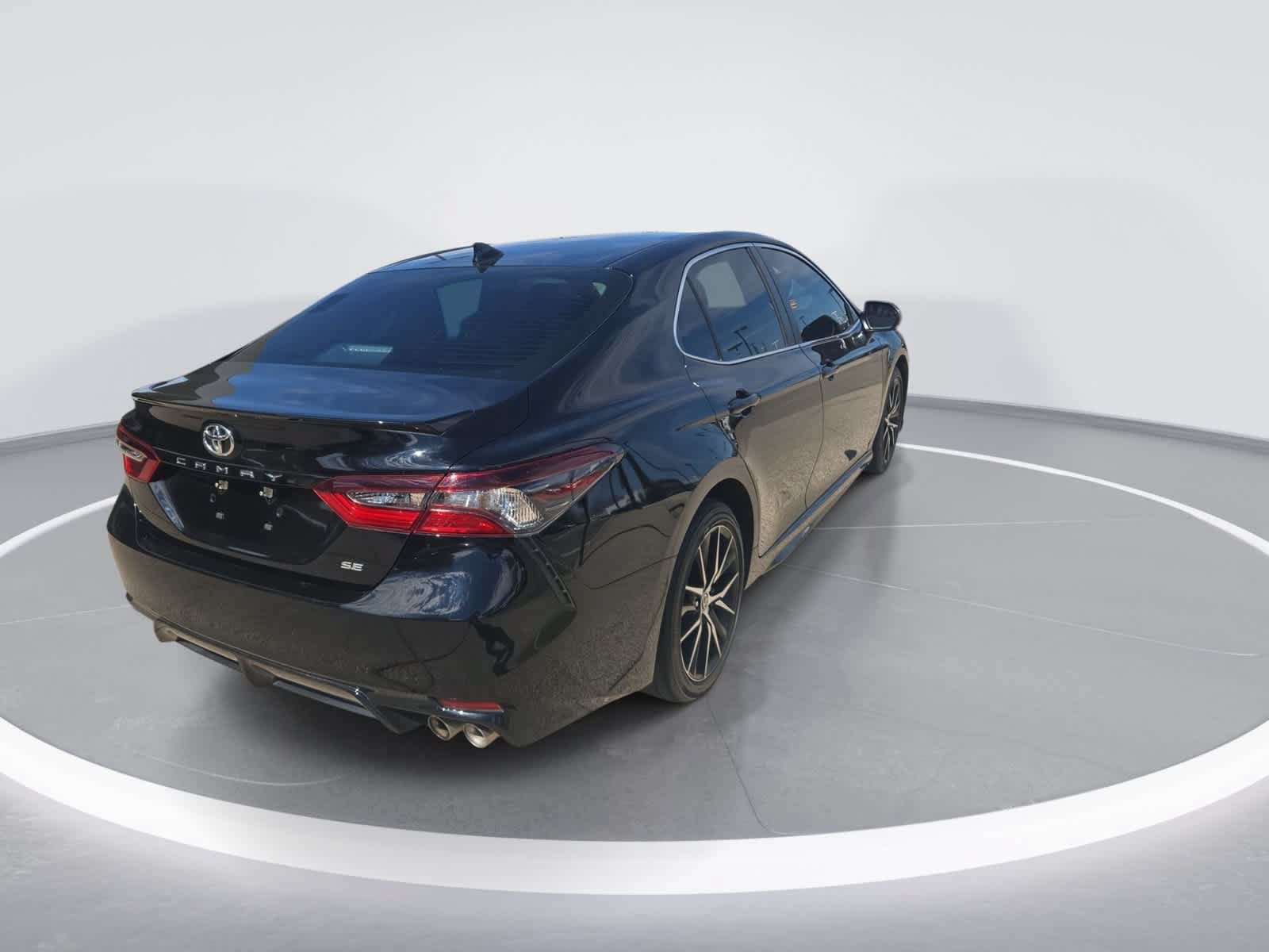 Used 2024 Toyota Camry SE FWD image 8