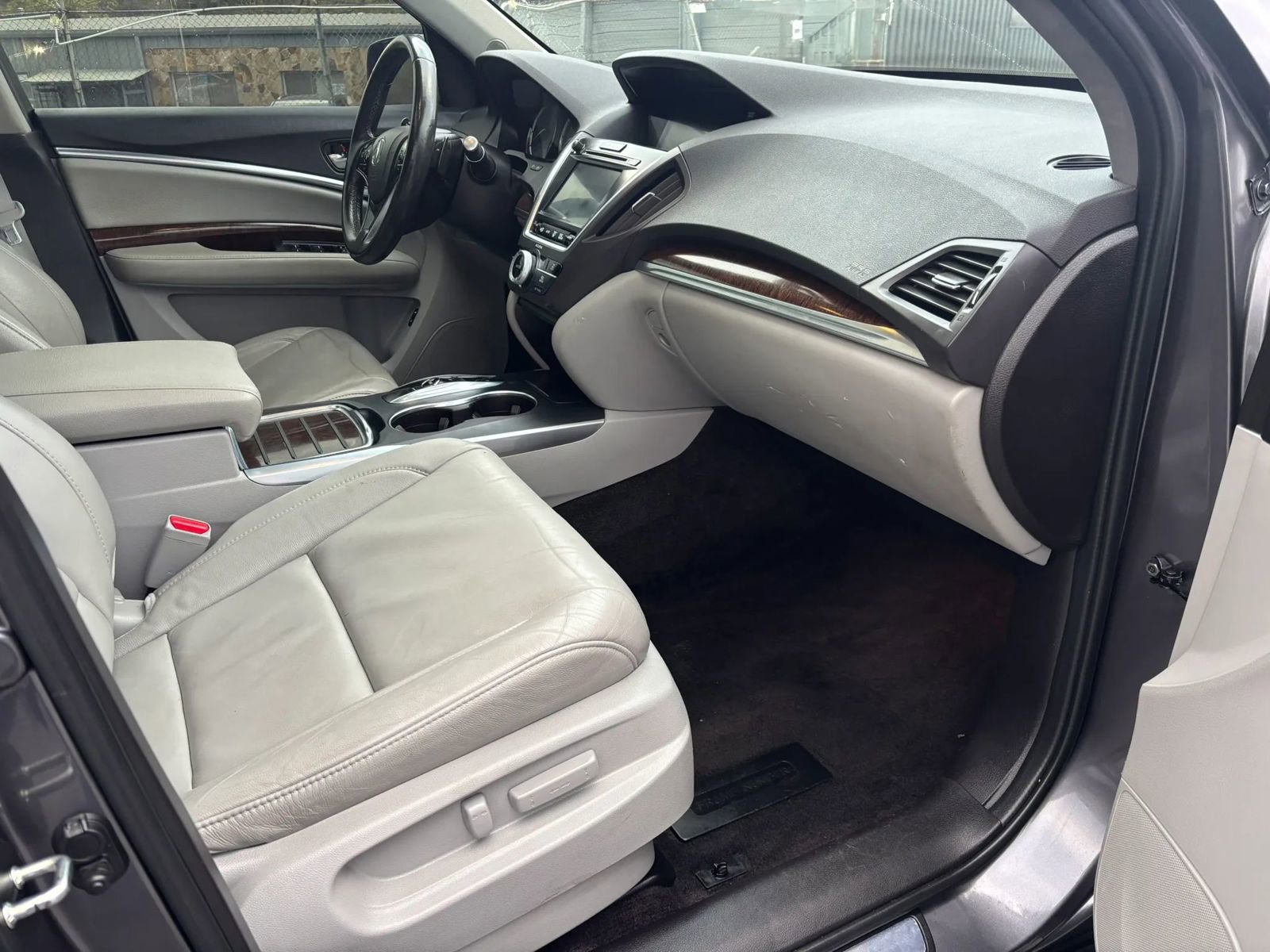 Used 2017 Acura MDX SH-AWD Sport Utility 4D image 12