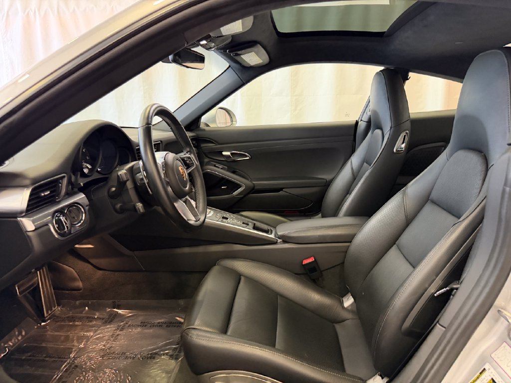 Certified 2017 Porsche 911 Carrera RWD image 5
