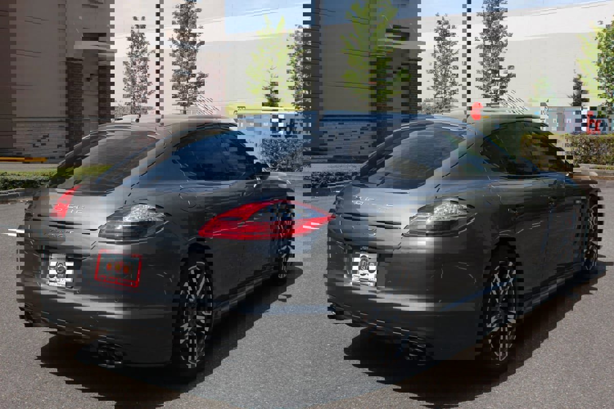 Used 2013 Porsche Panamera GTS image 8