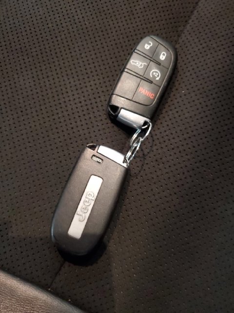 Used 2019 Jeep Grand Cherokee Altitude AWD/4WD image 30