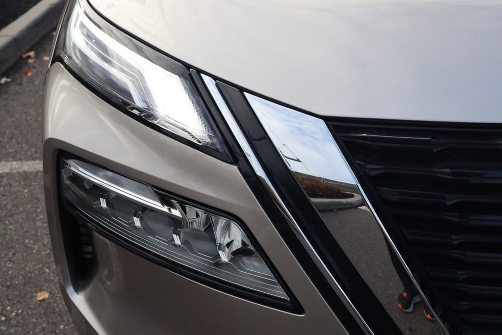 Certified 2022 Nissan Rogue Platinum w/ Head-Up Display Package image 12