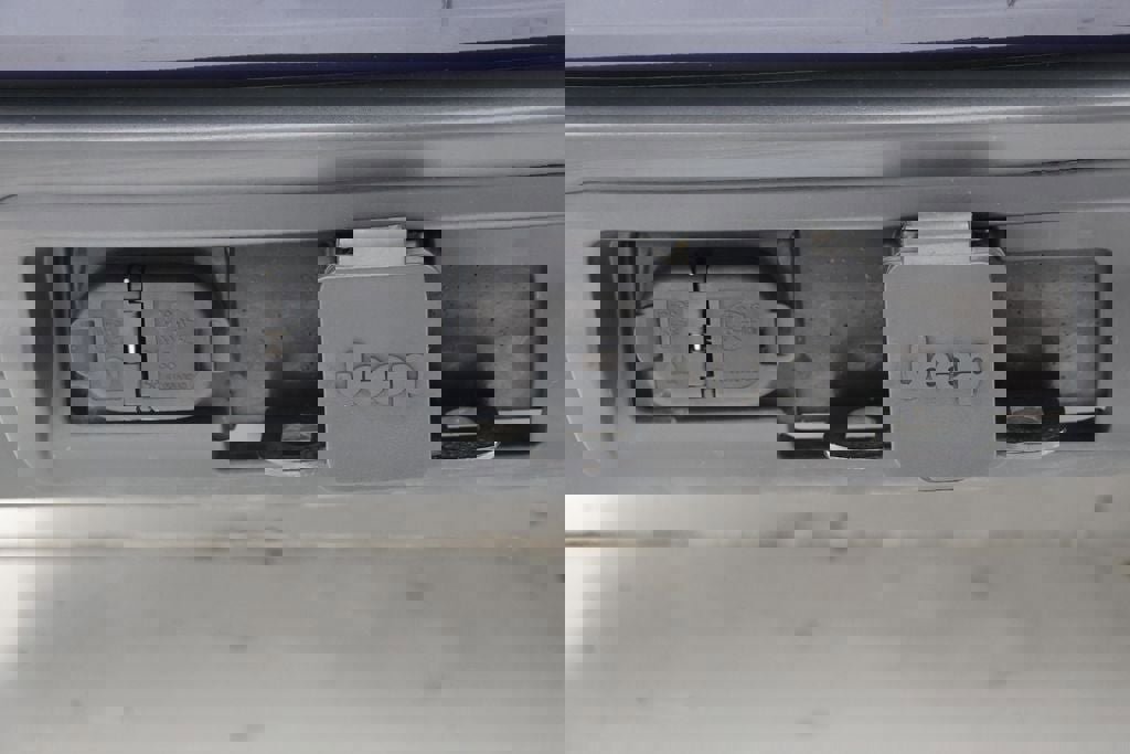 Used 2015 Jeep Grand Cherokee Limited w/ Luxury Group II image 10